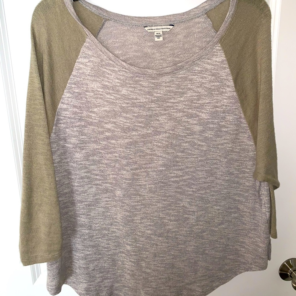 American Eagle Quarter Sleeve Grey and Green Shirt